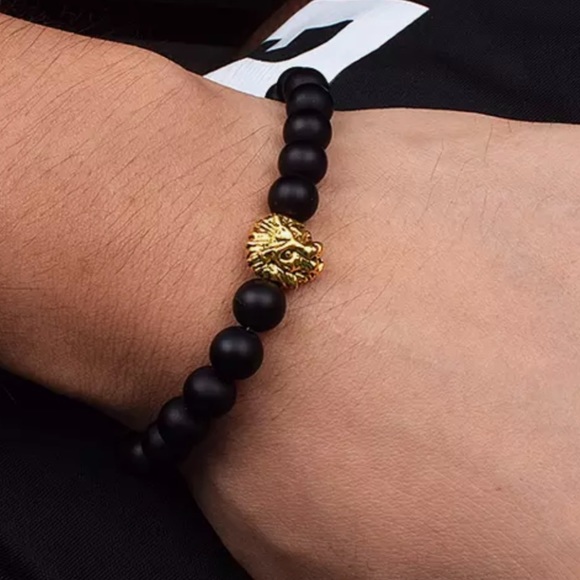 Lion Head Stretch Bracelet - Picture 3 of 3